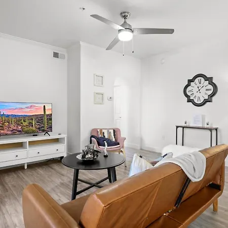 Cozysuites Modern Urban In Historic Glendale Exterior photo