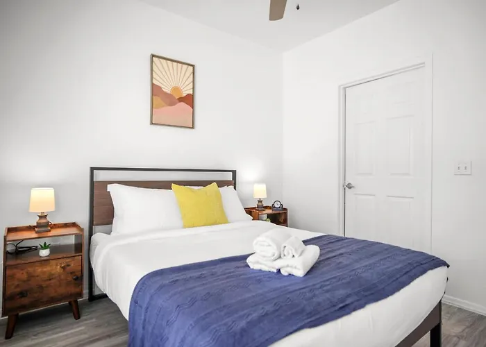 Cozysuites Modern Urban In Historic Glendale