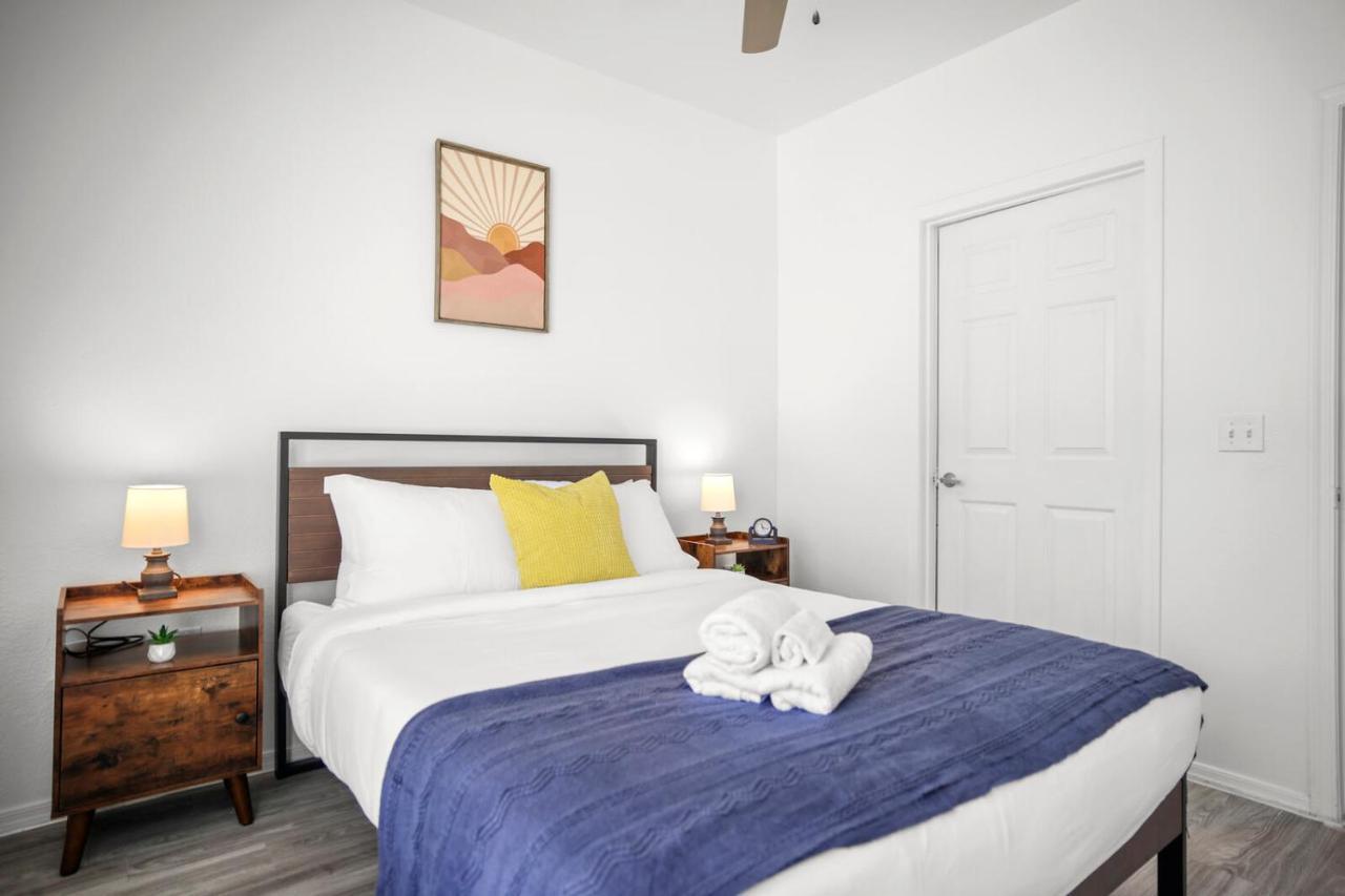 Cozysuites Modern Urban In Historic Apartment